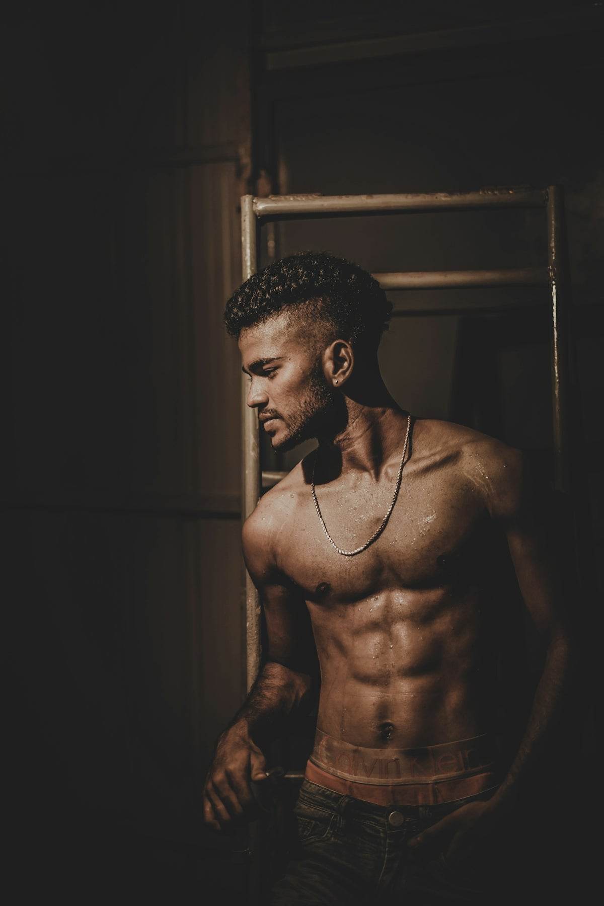 FAQs About the Best Hypoallergenic Men’s Necklace Trends - MOWTE